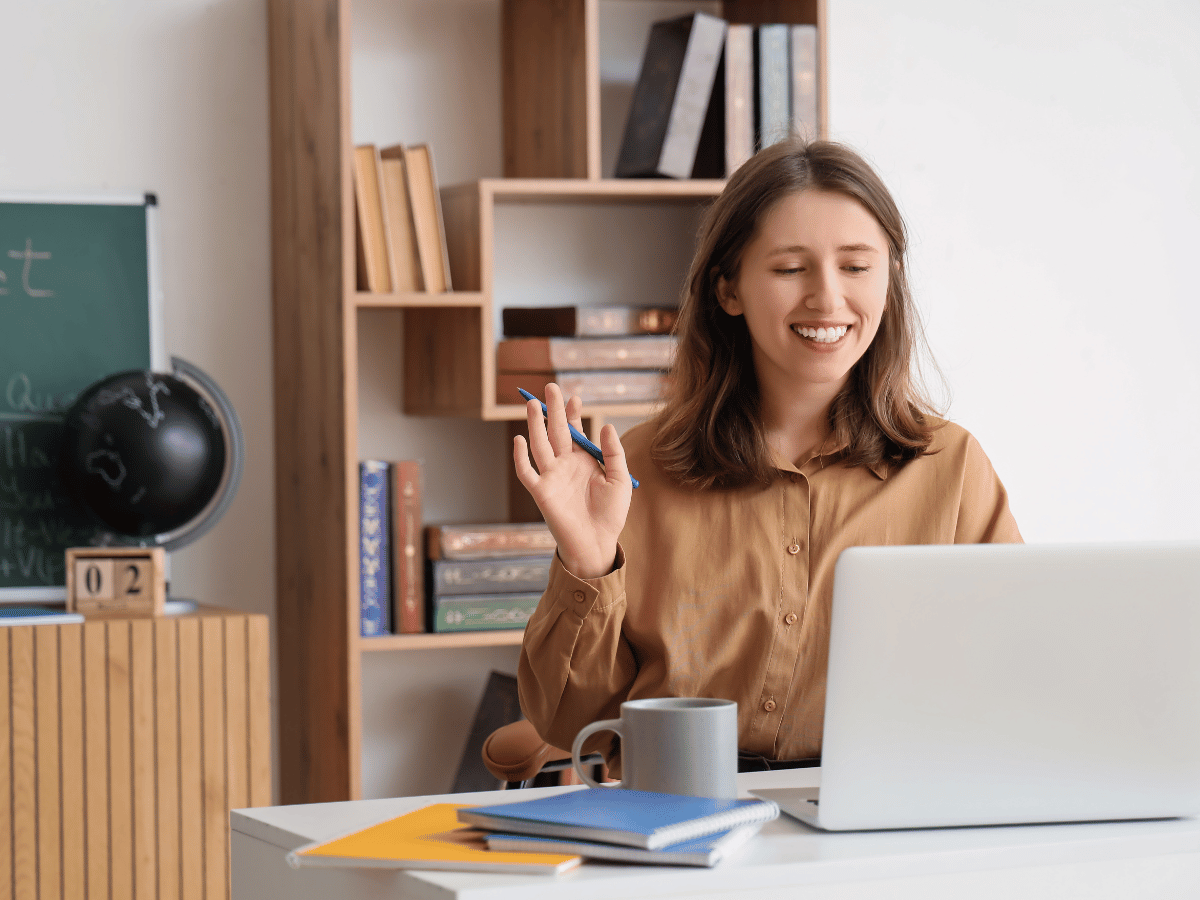 Farklı kültürlerden insanlar sohbet ediyor